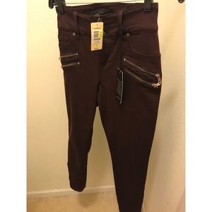 Burgundy skinny jean with zipper detail